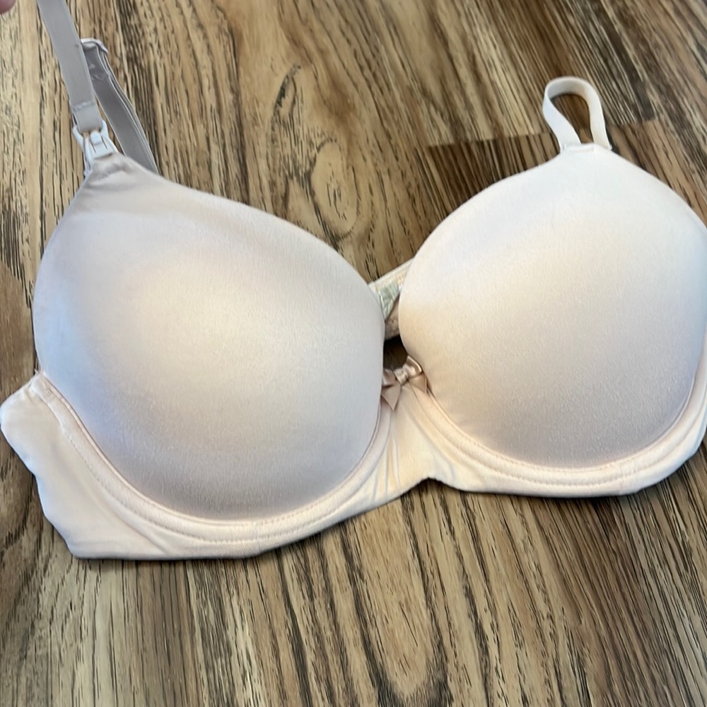 34C Gilligan & O’Malley nursing bra - nude color